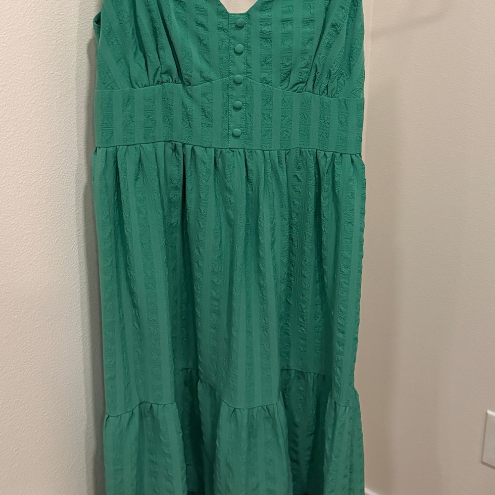 Green Sleeveless Button-Front Dress